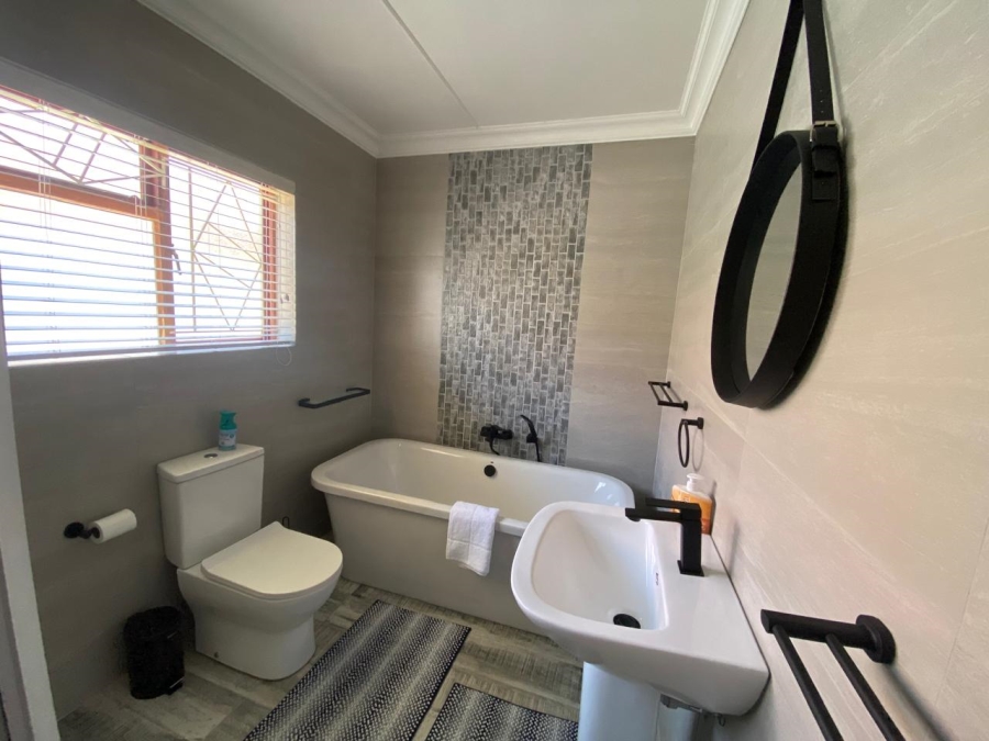 7 Bedroom Property for Sale in Hartenbos Central Western Cape